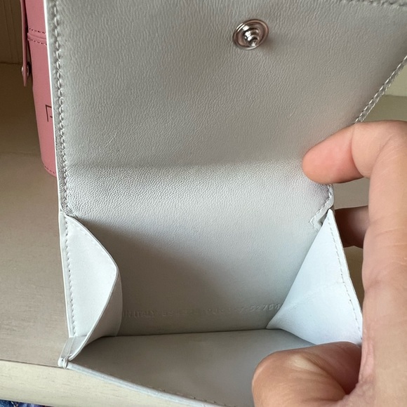 SALE ❤️FINAL SALE💐BALENCIAGA tri-fold wallet 🌸 - Picture 4 of 9